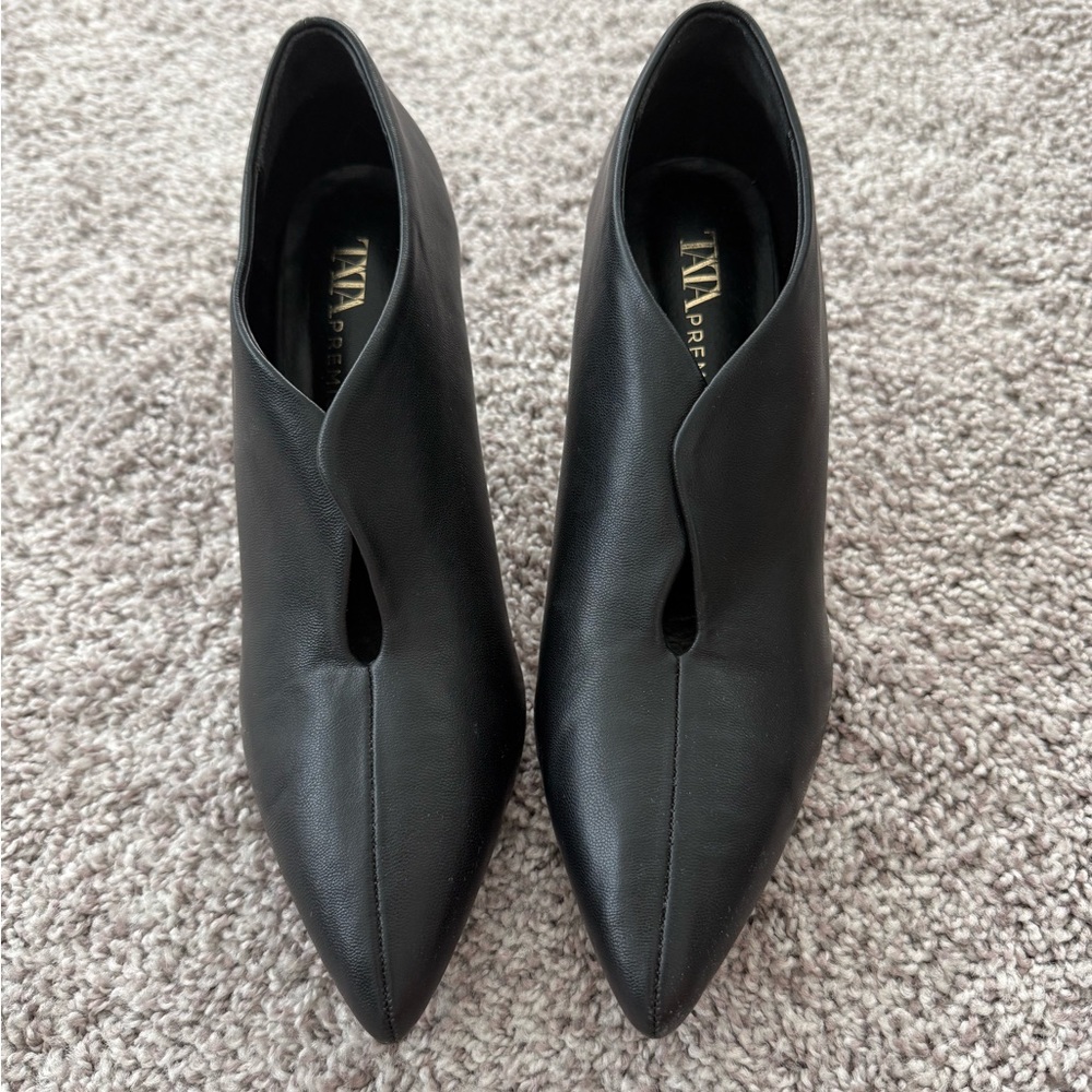 Tata Black Women's Shoes